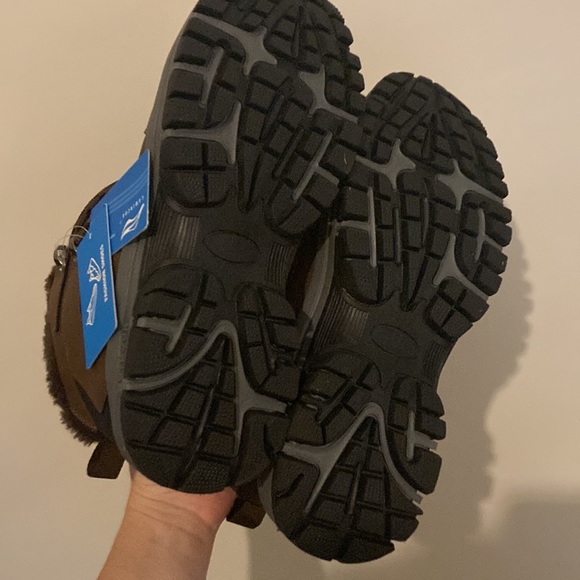 NWT winter boots!❄️❄️❄️❄️ - Picture 4 of 7